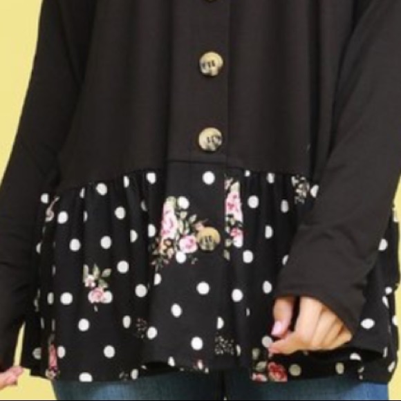 2 for $40❤️black floral polka dot top - Picture 2 of 4
